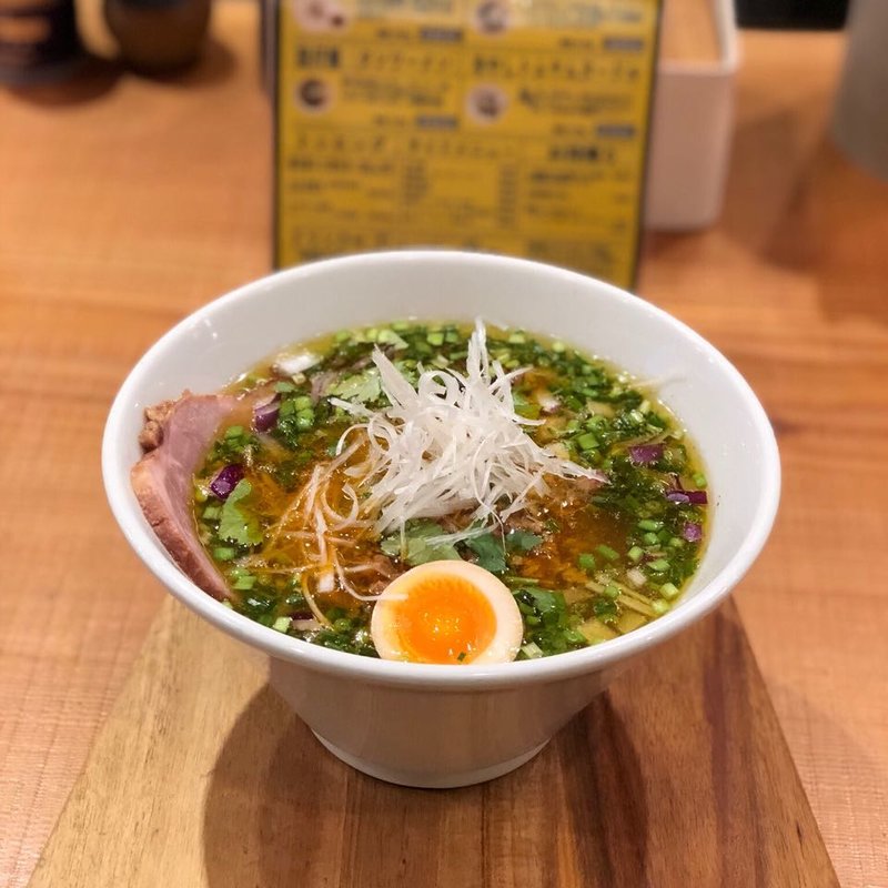 担仔麺(ヌードルヤ MEーCHAーKUーCHA)