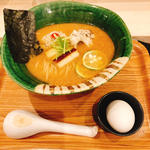 魚骨パイタン麺
