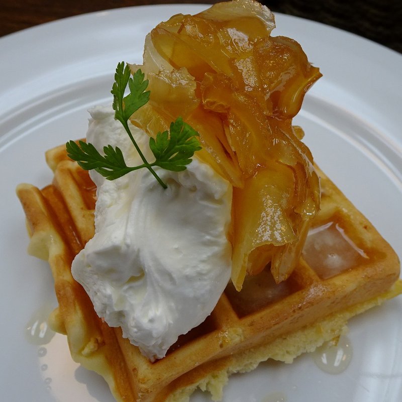 アップル・ジャムとハニー・ジンジャーのワッフル(カフェ　ベリー （カフェベリー）)