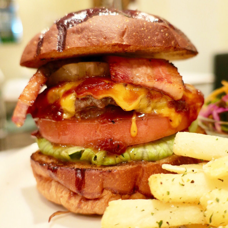 パインチーズベーコンバーガー(S.B.DINER-KOBE （エスビーダイナー コウベ）)