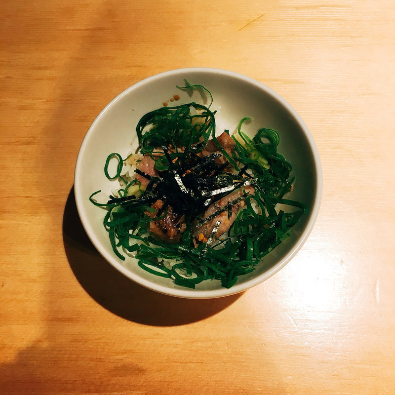 肉丼(SOBA HOUSE 金色不如帰 新宿御苑本店 （コンジキホトトギス）)