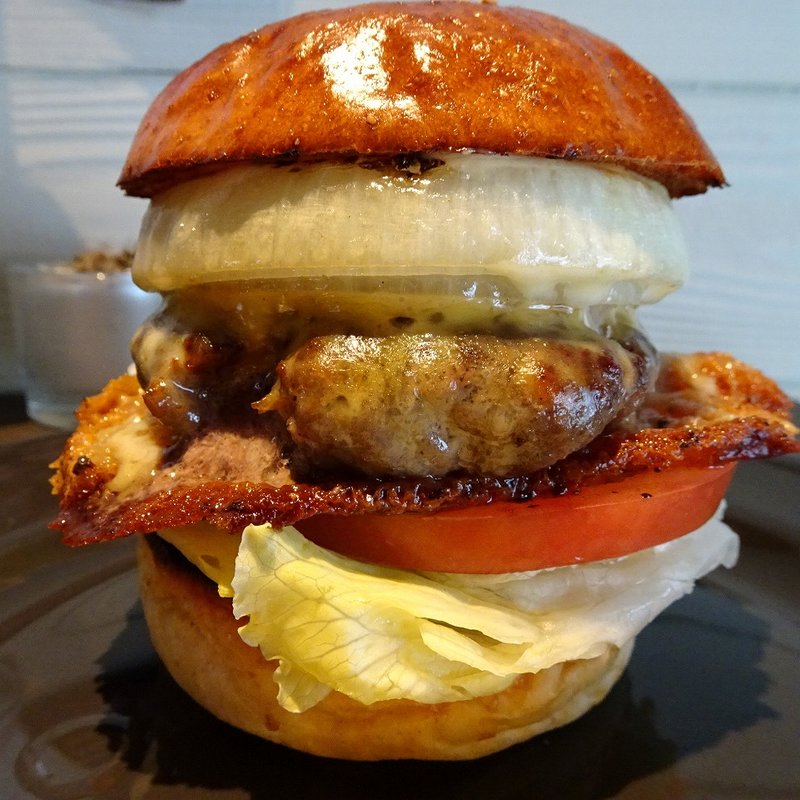 グリルドオニオンツインチーズバーガー(だるま珈琲)