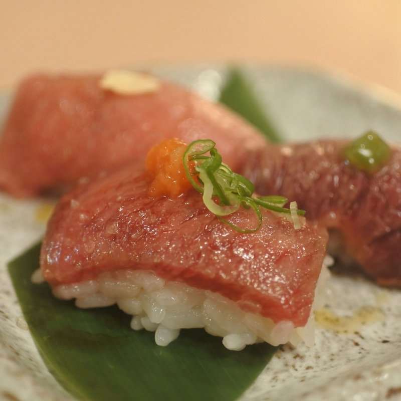 肉炙り寿司盛合せ(焼肉たまき )