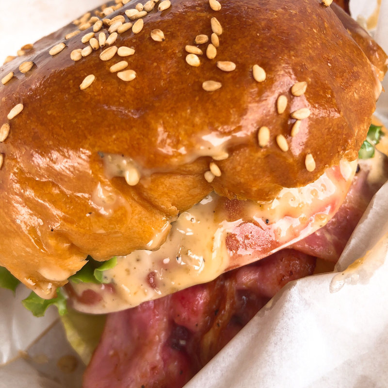 ハンバーガー(ビン （Ishigakijima Kitchen Bin）)