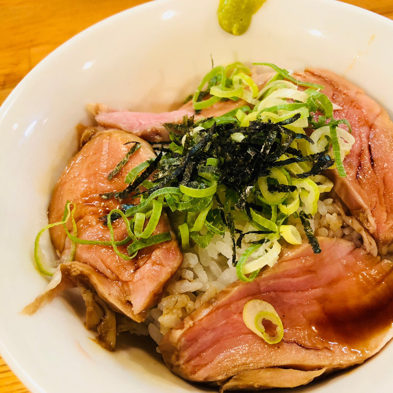 レアチャーシュー丼(中村商店 高槻本店 )