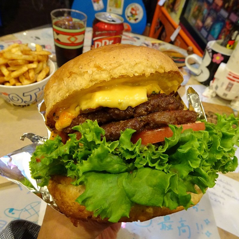 ペドロズバーガー＋パティ＋トマト(PEDRO'S BURGER)