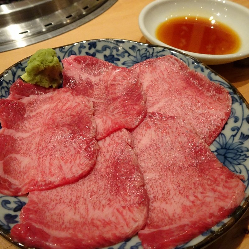 タン刺(大衆焼肉ホルモン大松)
