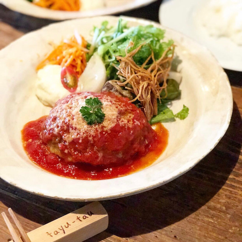 ハンバーグ（パンorライス付）(喫茶 タユタウ （tayu-tau）)