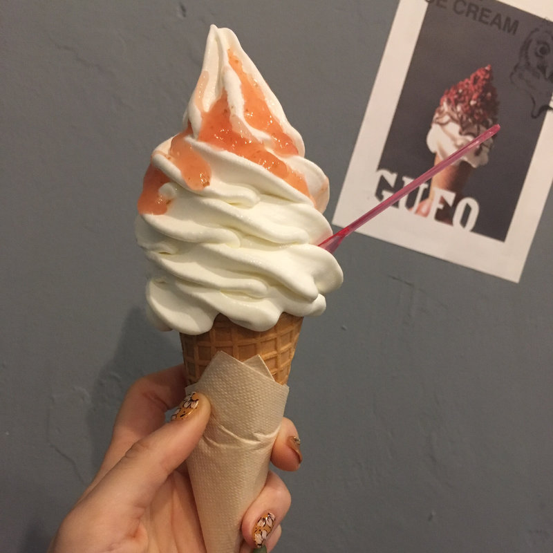 ミルクソフトクリーム イチジクソーク(Groovy Ice Cream GUFO　グーフォ)