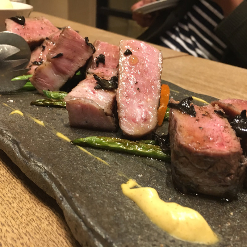 天山ポークの炭火ロースト(BASSIN バサン)