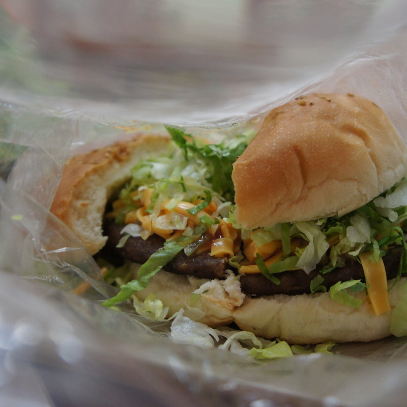 ジャンボチーズバーガー(キングタコス 与勝店 （KING TACOS）)