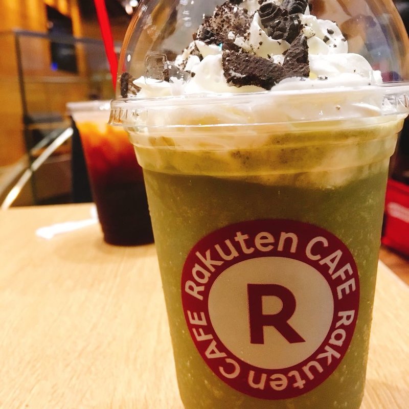 抹茶とオレオクッキーシェーク(楽天カフェ)