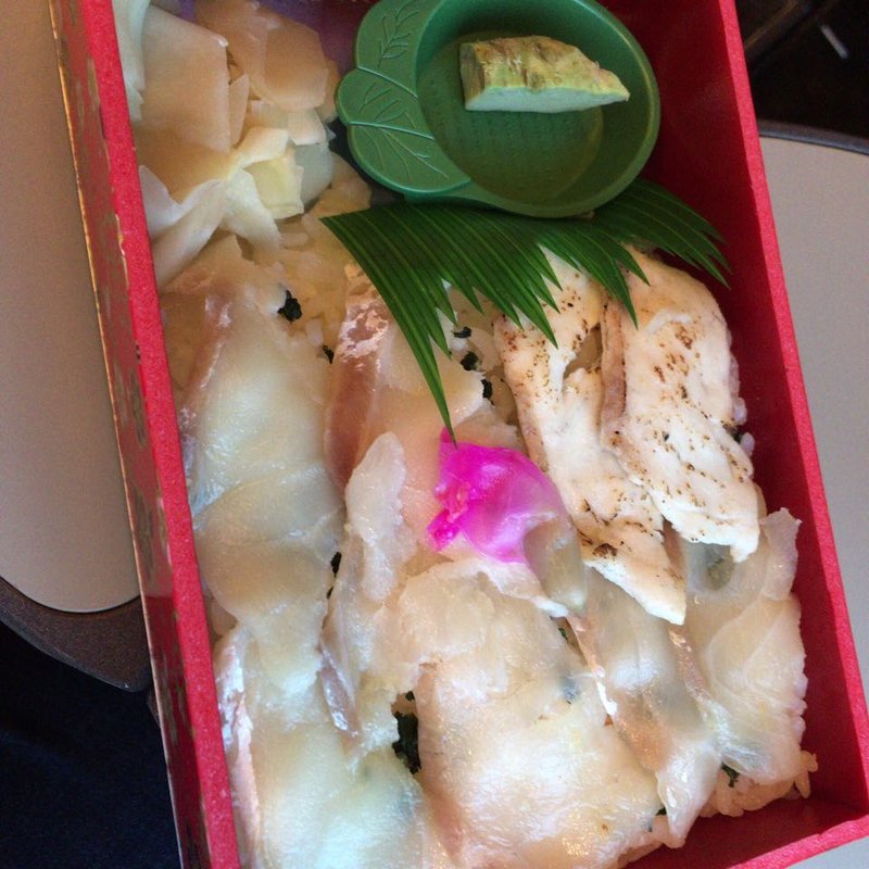 香まだい寿司(桃中軒 三島駅新幹線ホーム店)