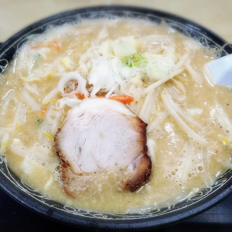 とんこつ味噌ラーメン(斉華 )
