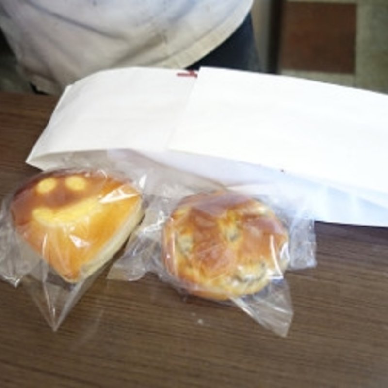 クリームパン(パン工房クローバー)