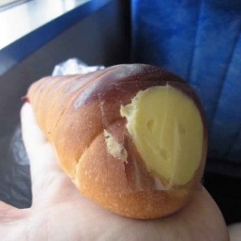 カスタードクリームコロネ(ル・シュプレーム 栄生本店)