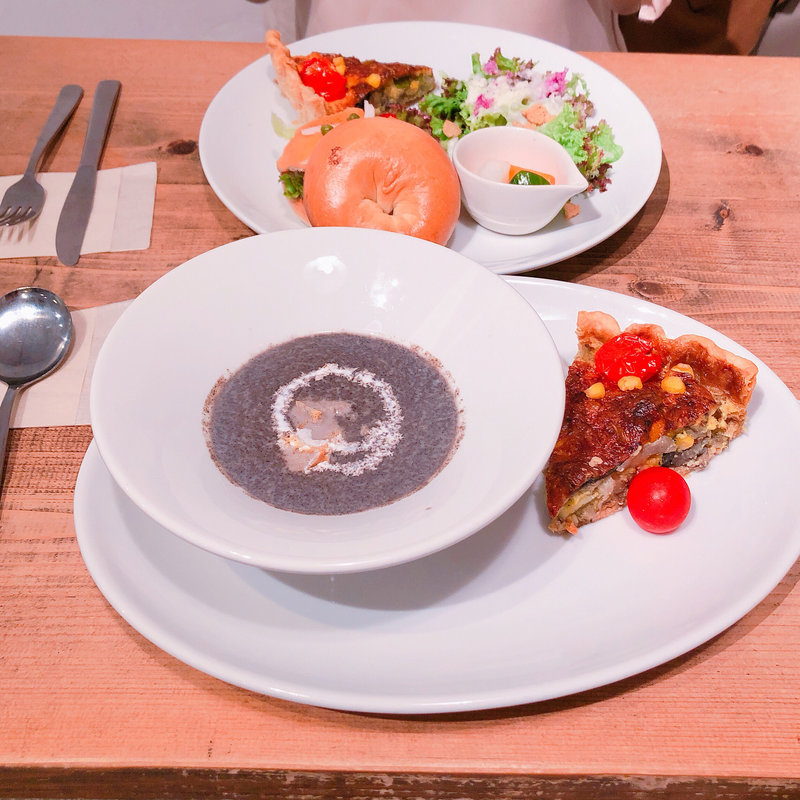 スープとキッシュのセット(Cafe Fouet)