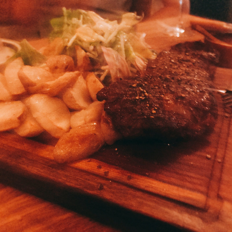 牛炭焼ステーキ(ラ ピヨッシュ)