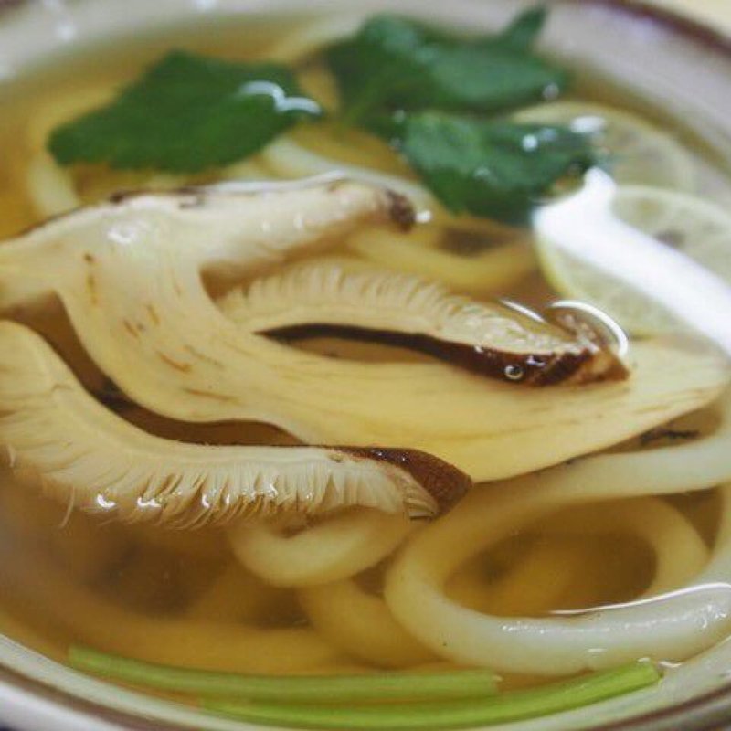 マツタケうどん(ひさ枝)