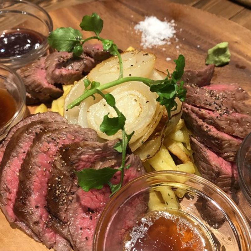 ステーキ盛り合わせ(肉バルGAM 梅田お初天神店)