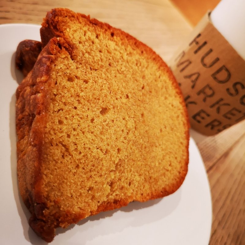 バタースカッチバニラケーキ(HUDSON MARKET BAKERS)