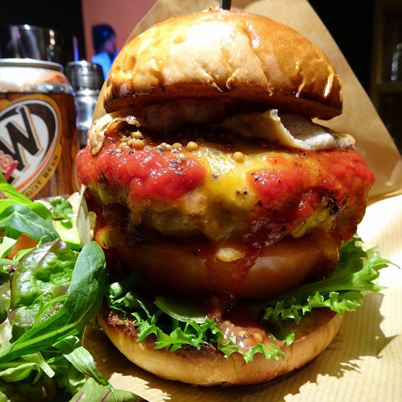 ウマミタスバーガー（LV1）(麺バル ウマミタス)