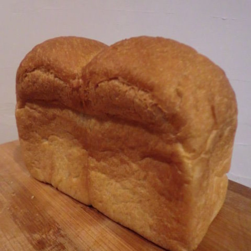 室見川食パン(ブルージャム)