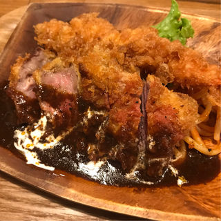 ピネライスセットのビフカツ ドミグラスソース(キッチンゴン六角店)