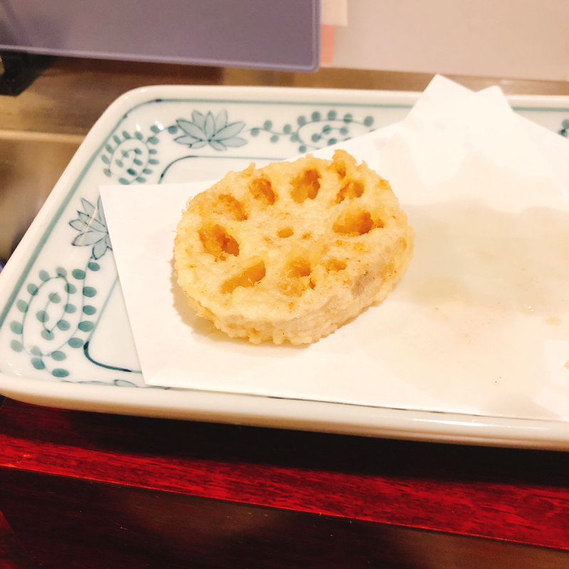れんこんの天ぷら(天ぷら新宿つな八 総本店)