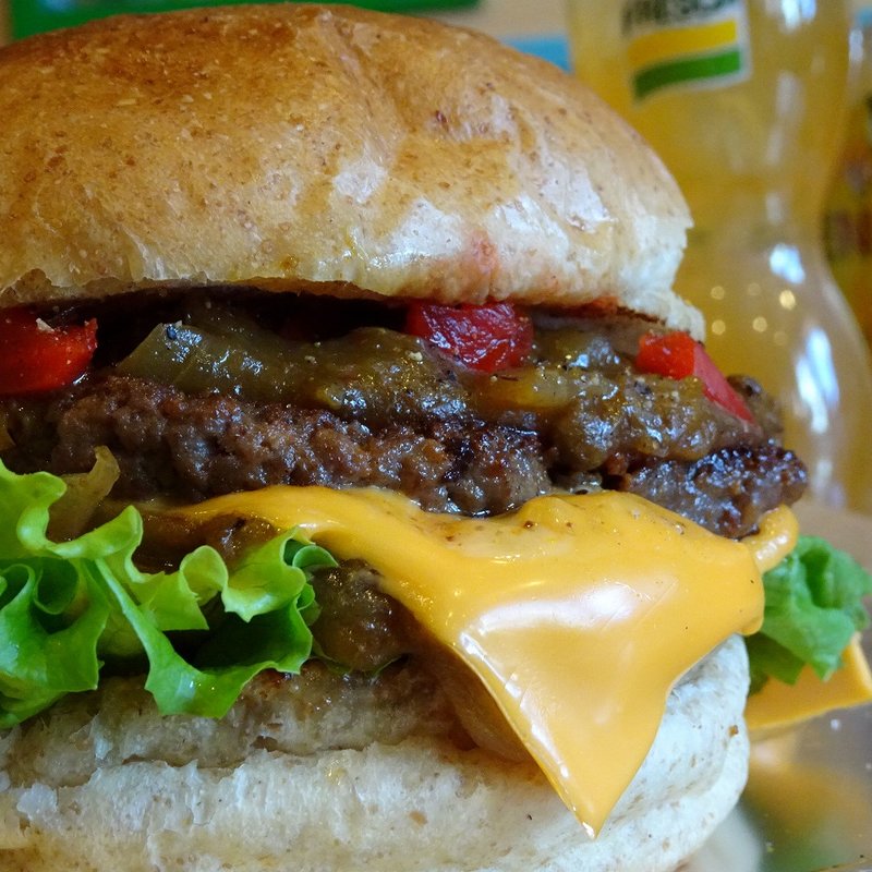 カレーバーガー＋チェダーチーズ(PEDRO'S BURGER)