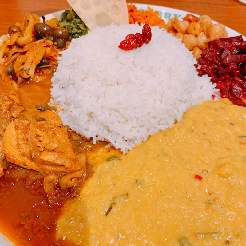 スリランカプレート(ポンガラカレー大手町プレイス店)