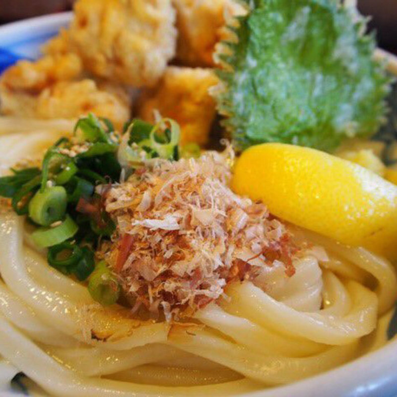 鶏天ぶっかけ冷(松山 力みなぎる完全無欠うどん 空太郎 （ウドンクウタロウ）)