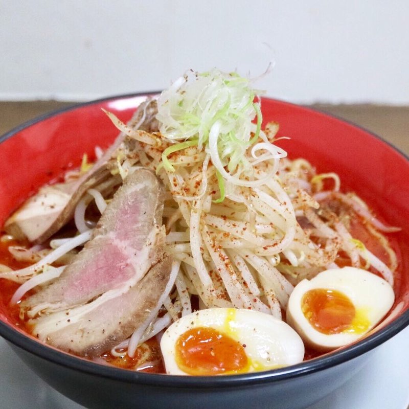 ガッツリ赤鶏白湯麺(麺匠 なか巌)