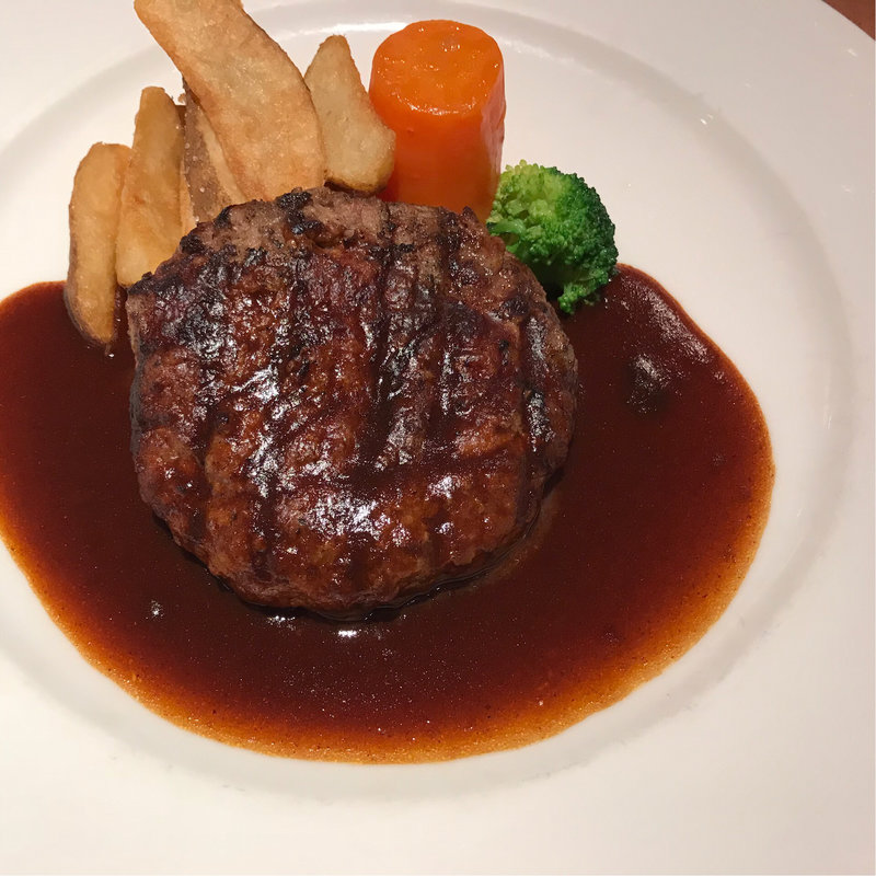 ハンバーグ(マーケットレストランAGIO ルミネ横浜店)