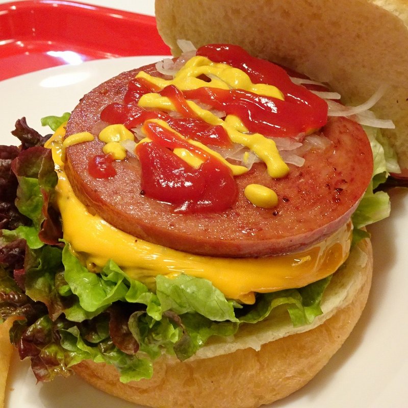 チーズバーガー＋ポークランチョンミート(アメリカンポップカフェ ビッグベリーマン 東大阪店)