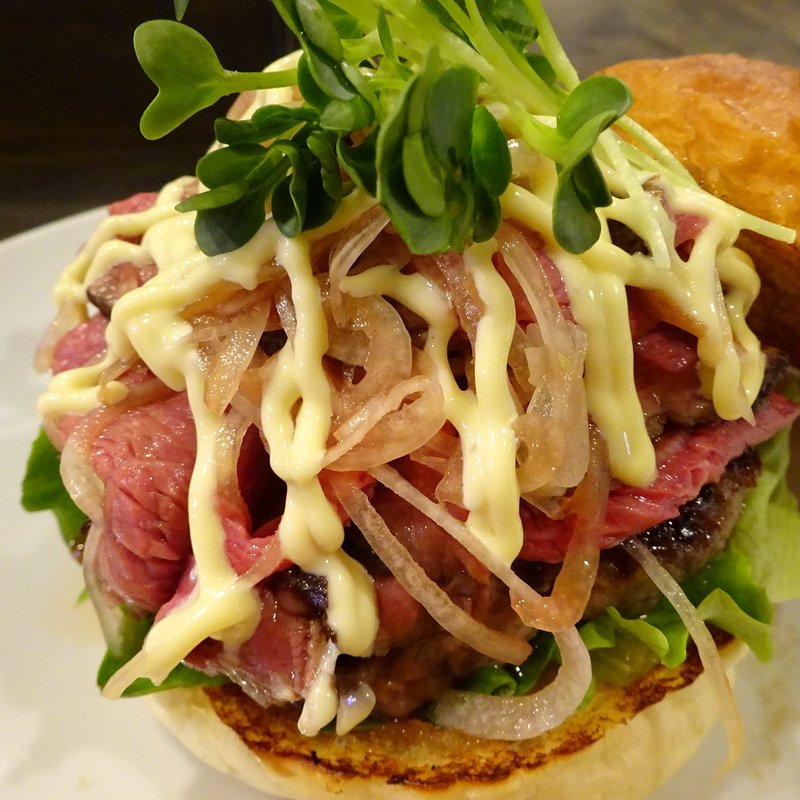 超肉食系！ローストビーフバーガー(Kokopelli)