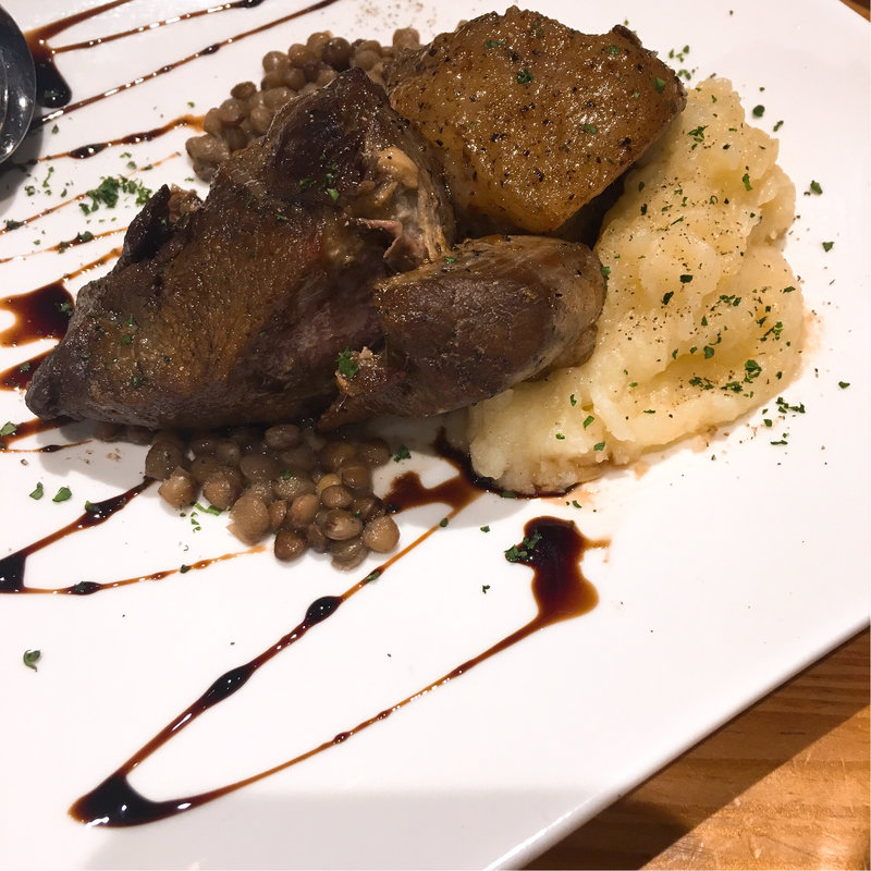 猪肉のコンフィ レンズ豆添え(立ち呑みwine Maru-shu（ワイン マルシュ）2)