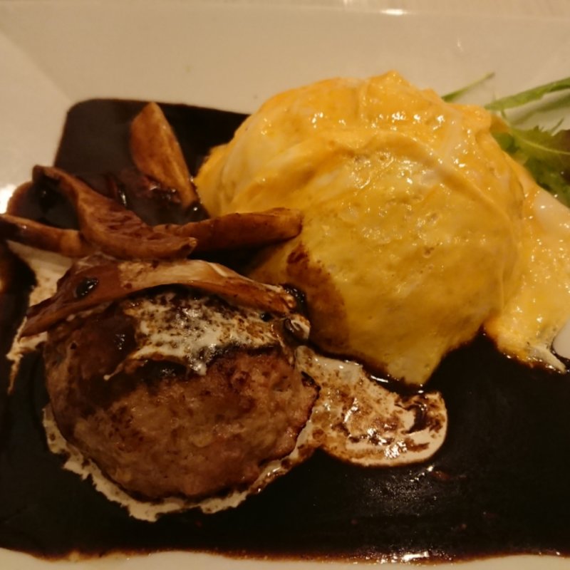 花咲チーズオムライス手作りハンバーグ(cafe La Vue Blanche)