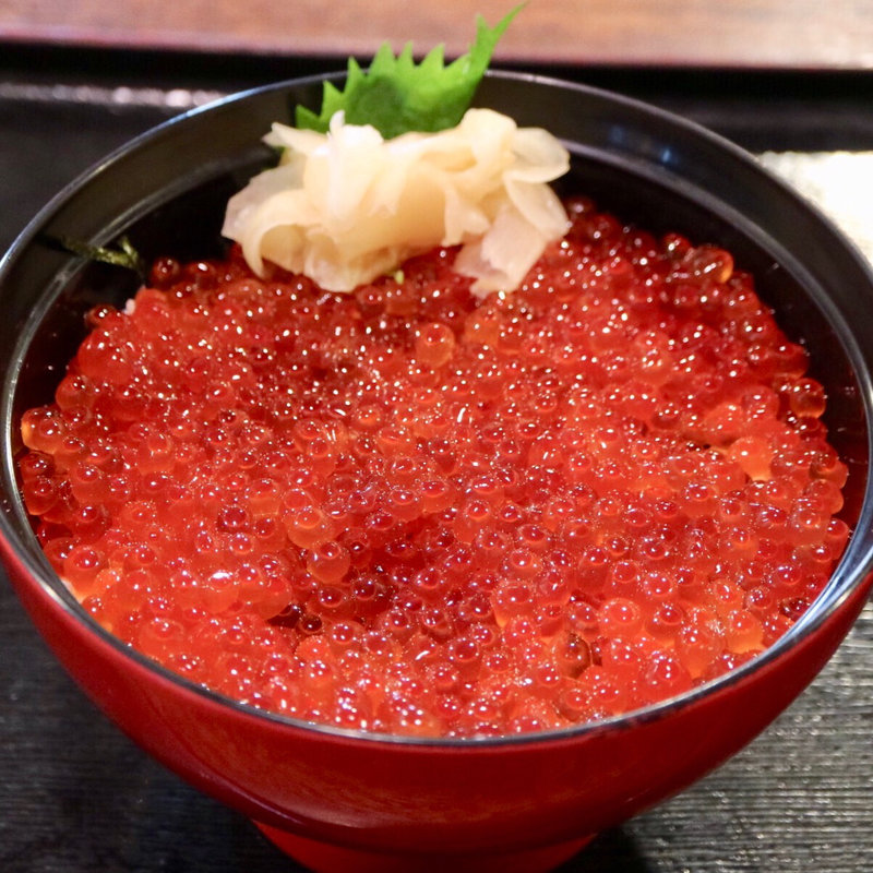 いくら丼(どんぶり家伊豆海(いずみ))