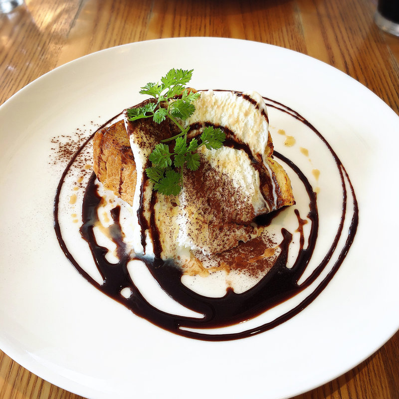 アイリッシュクリームソースとスイートチョコのフレンチトースト(cafe Haru and haru)