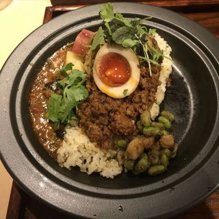 和出汁カレー＋無水キーマカレーのあいがけ(KASUYA 北新地店)