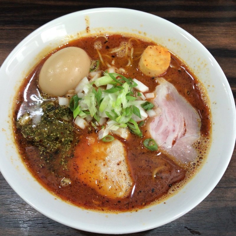 辛いそば＋懐かしの固茹で玉子(中華そば 梟)