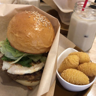 アボカドバーガー(T.K.Burgers Cafe)