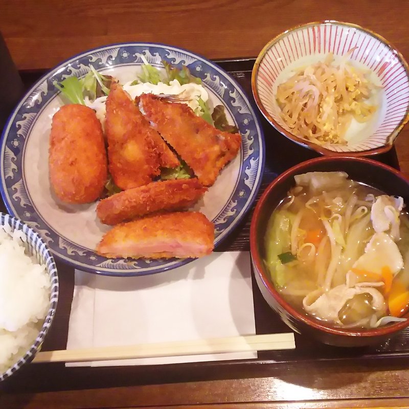 ミックスフライ定食(なお八)