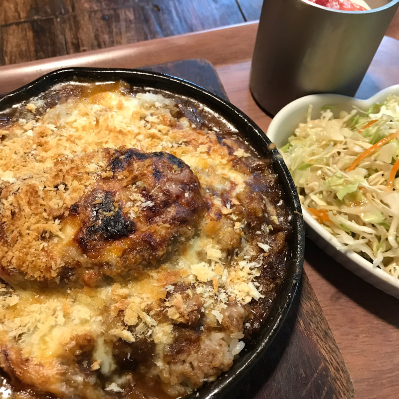 バーグカレーのチーズ焼き(らんぷ屋  )