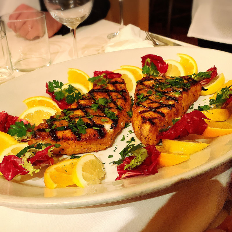 カジキマグロのパレルモ風炭火焼き(トラットリア シチリアーナ・ドンチッチョ)