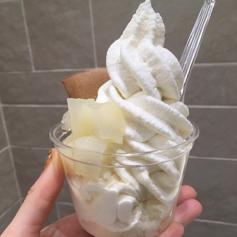 洋梨ソフトクリーム(サン・フルーツ 日本橋三越本店)