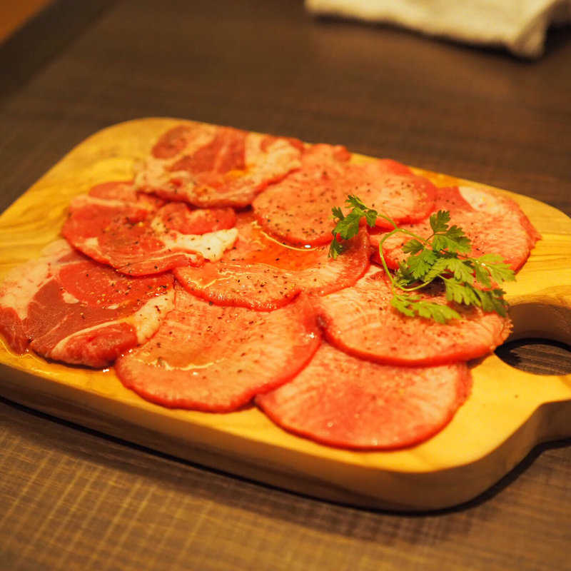 30日間熟成KINTANと牛タンの食べ比べ(原宿焼肉 KINTAN)