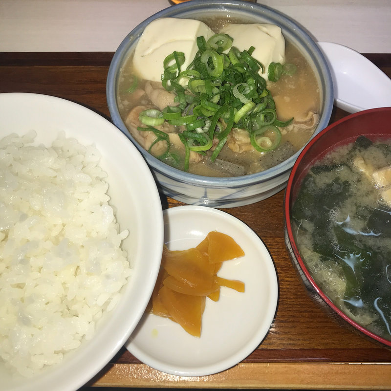 もつ煮込み定食(縄文の豚)