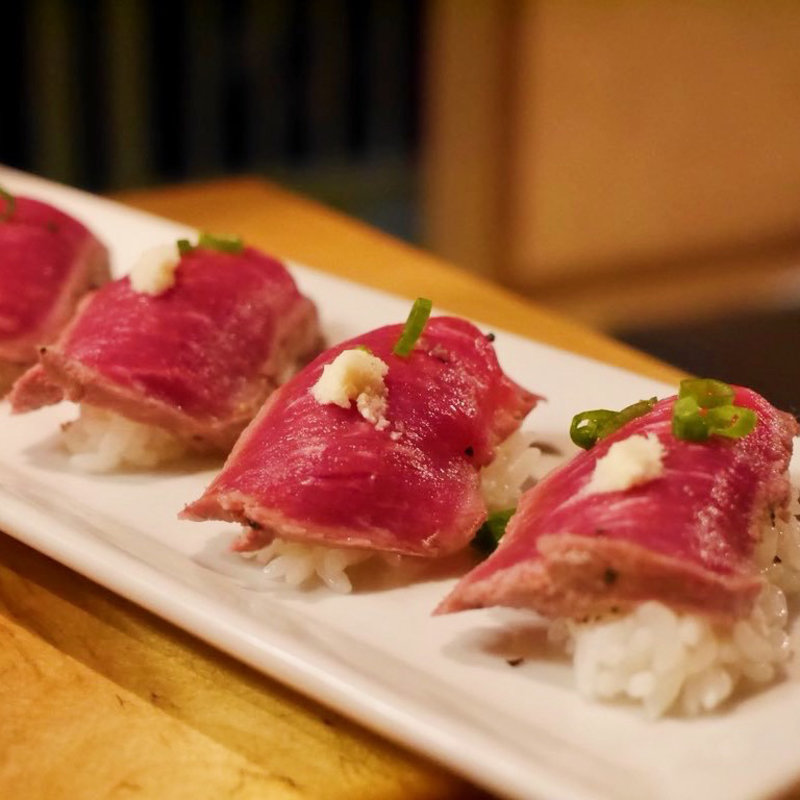 ラム肉の握り(銀座羊屋はなれ)